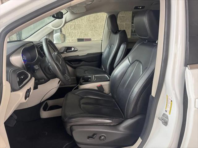 2022 Chrysler Pacifica Hybrid Touring L
