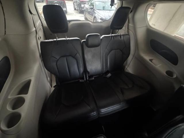 2022 Chrysler Pacifica Hybrid Touring L