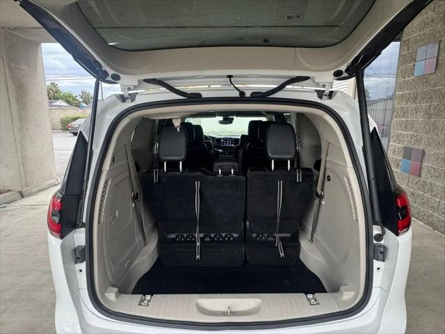 2022 Chrysler Pacifica Hybrid Touring L