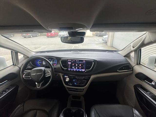 2022 Chrysler Pacifica Hybrid Touring L