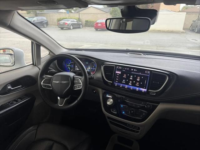 2022 Chrysler Pacifica Hybrid Touring L