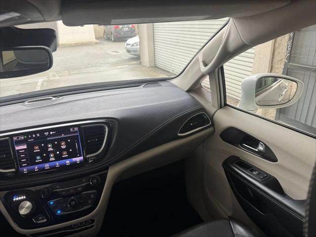 2022 Chrysler Pacifica Hybrid Touring L