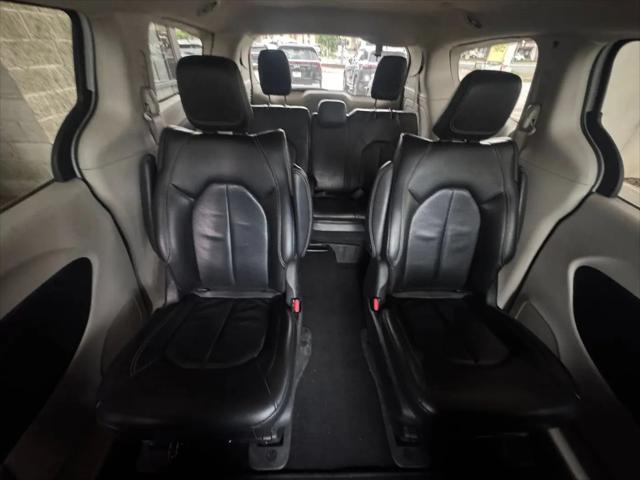 2022 Chrysler Pacifica Hybrid Touring L