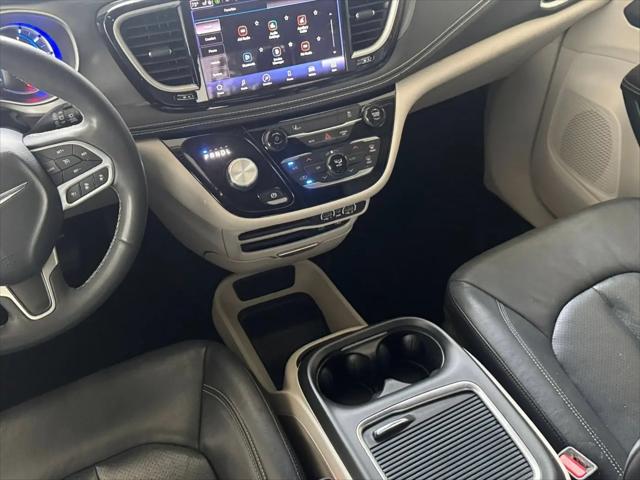 2022 Chrysler Pacifica Hybrid Touring L