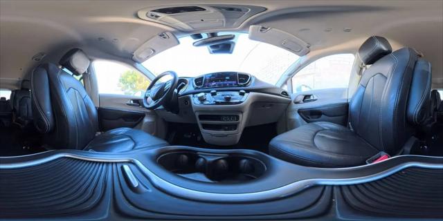 2022 Chrysler Pacifica Hybrid Touring L