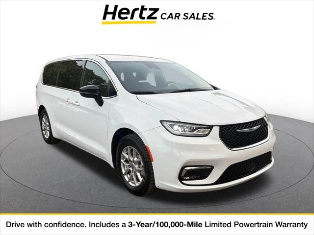 2025 Chrysler Pacifica Select for sale in Smithtown, NY