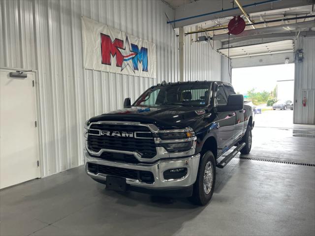 2025 RAM 2500 Tradesman Crew Cab 4x4 64 Box