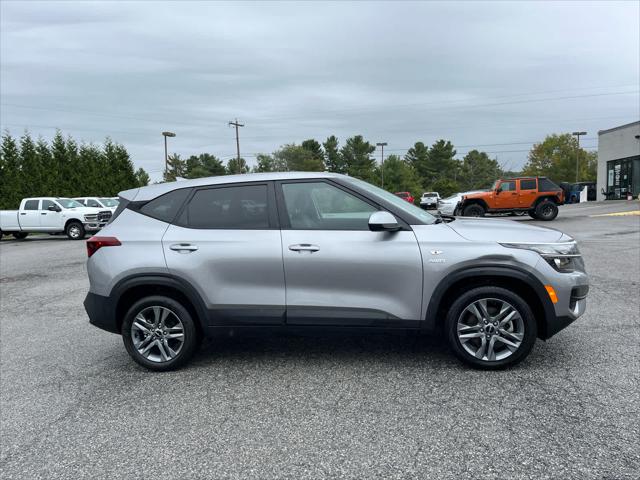 2022 Kia Seltos LX 2022 Kia Seltos LX