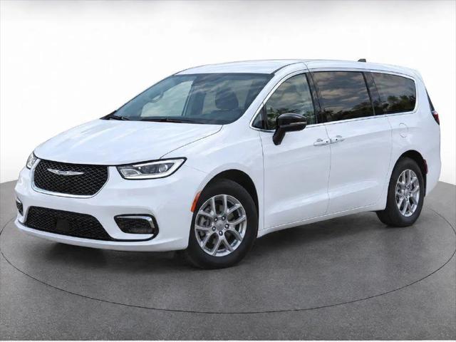 2025 Chrysler Pacifica Select for sale in Saginaw, MI