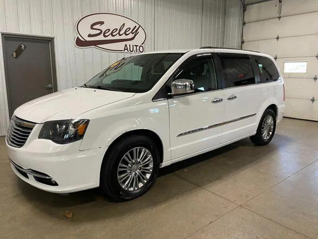 2016 Chrysler Town & Country Touring-L for sale in St Louis, MI