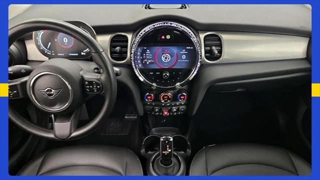 2022 MINI Hardtop Cooper