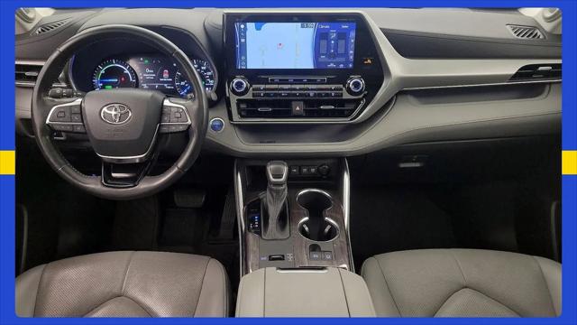 2021 Toyota Highlander Hybrid Platinum