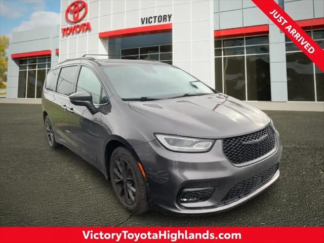 2021 Chrysler Pacifica Touring L for sale in Triadelphia, WV