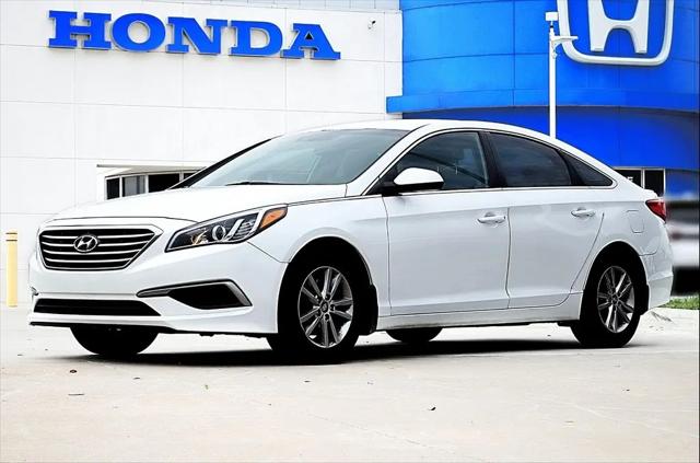 2017 Hyundai Sonata SE for sale in Denton, TX