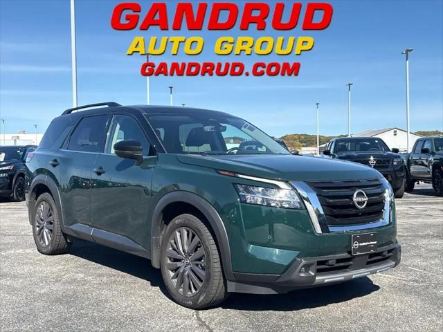 2023 Nissan Pathfinder SL 4WD for sale in Green Bay, WI