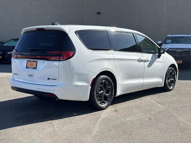 2024 Chrysler Pacifica Hybrid S Appearance Pkg