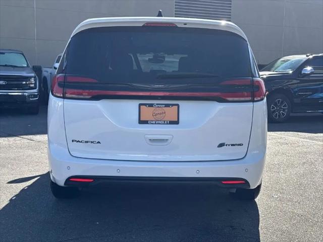 2024 Chrysler Pacifica Hybrid S Appearance Pkg