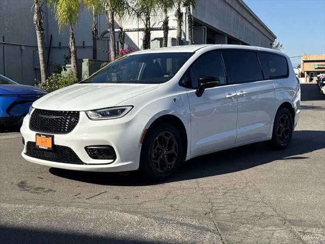 2024 Chrysler Pacifica Hybrid S Appearance Pkg