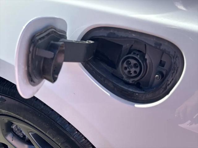 2024 Chrysler Pacifica Hybrid S Appearance Pkg