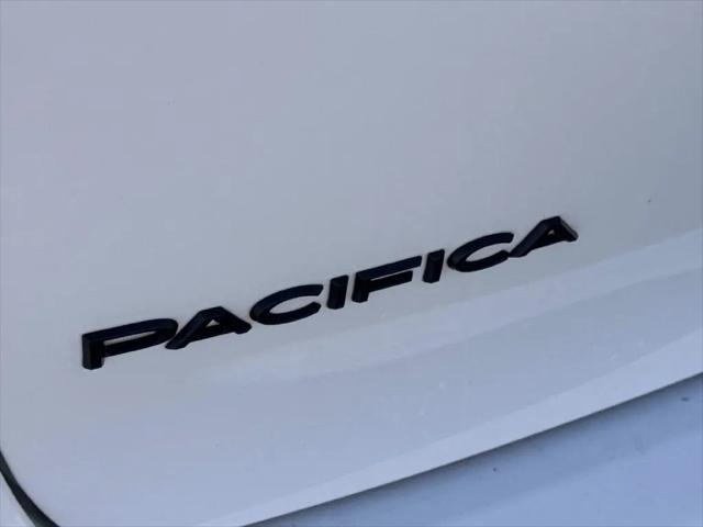 2024 Chrysler Pacifica Hybrid S Appearance Pkg