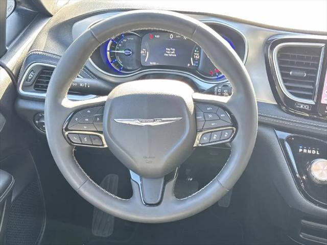 2024 Chrysler Pacifica Hybrid S Appearance Pkg