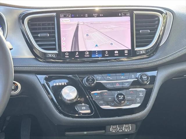 2024 Chrysler Pacifica Hybrid S Appearance Pkg