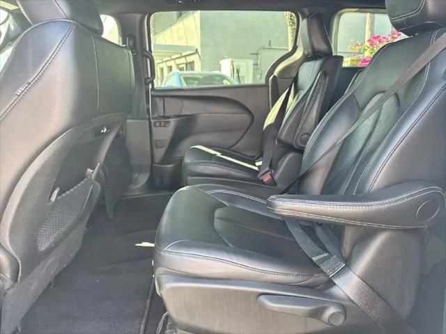 2024 Chrysler Pacifica Hybrid S Appearance Pkg