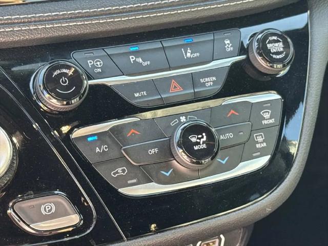 2024 Chrysler Pacifica Hybrid S Appearance Pkg