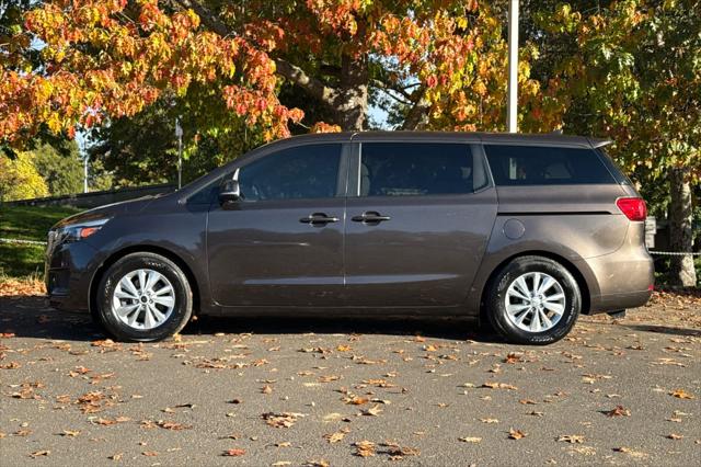 2017 Kia Sedona LX