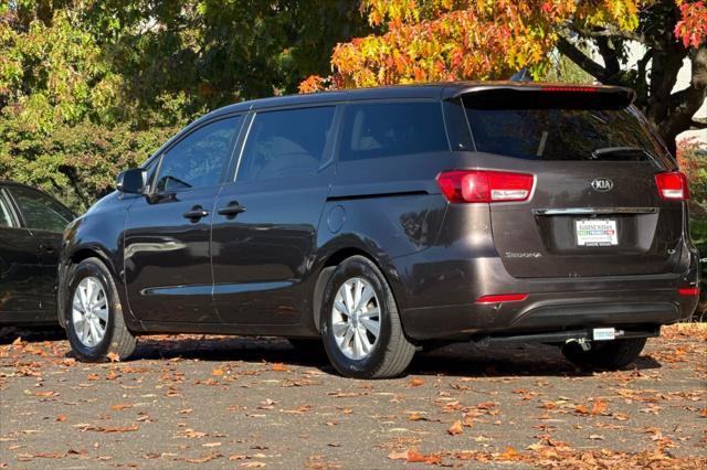 2017 Kia Sedona LX