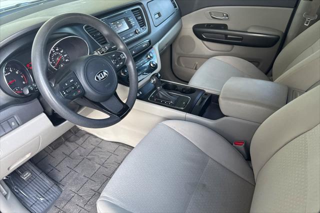 2017 Kia Sedona LX