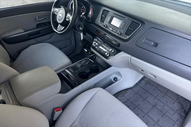 2017 Kia Sedona LX