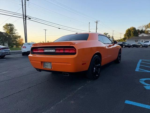2014 Dodge Challenger SXT Plus