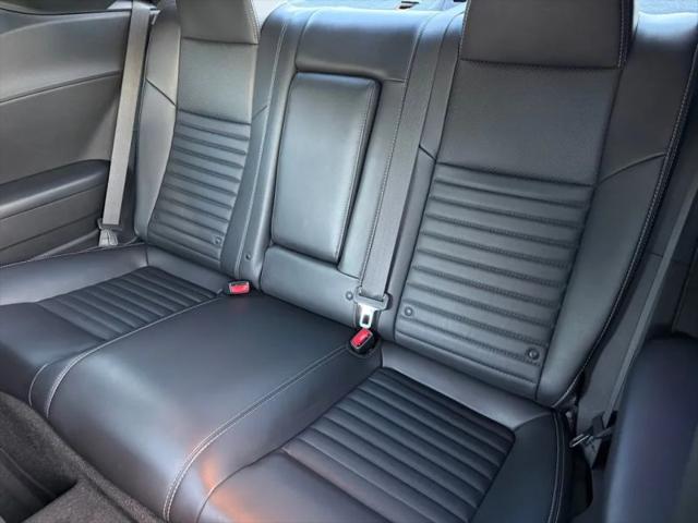 2014 Dodge Challenger SXT Plus