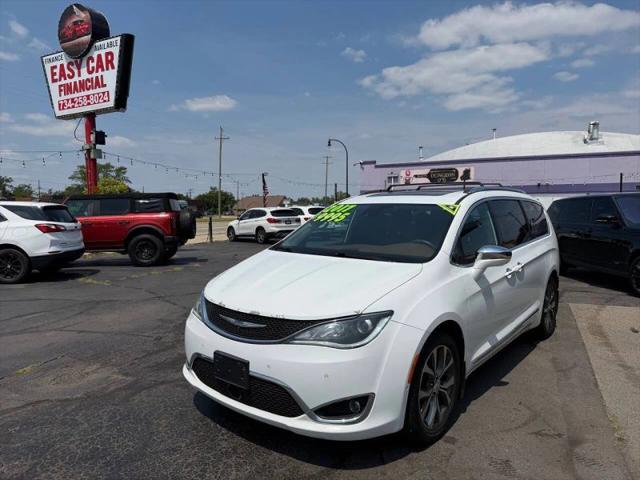 2017 Chrysler Pacifica Limited for sale in Wyandotte, MI