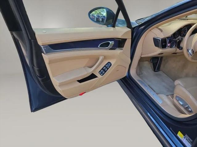 2011 Porsche Panamera 4
