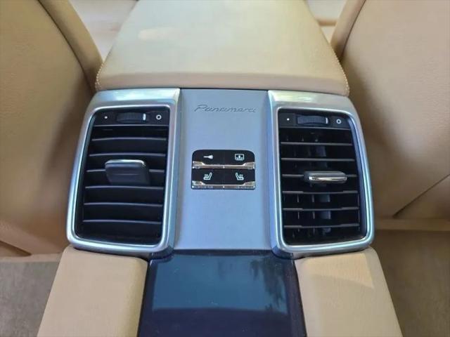 2011 Porsche Panamera 4