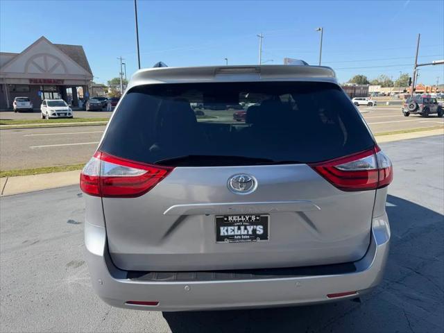 2017 Toyota Sienna XLE Premium 7 Passenger