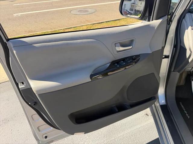 2017 Toyota Sienna XLE Premium 7 Passenger
