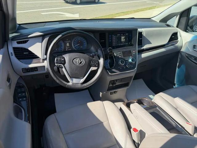 2017 Toyota Sienna XLE Premium 7 Passenger