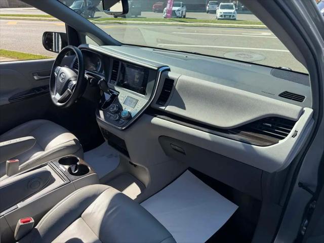 2017 Toyota Sienna XLE Premium 7 Passenger