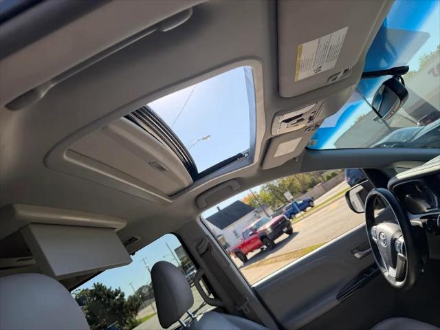 2017 Toyota Sienna XLE Premium 7 Passenger