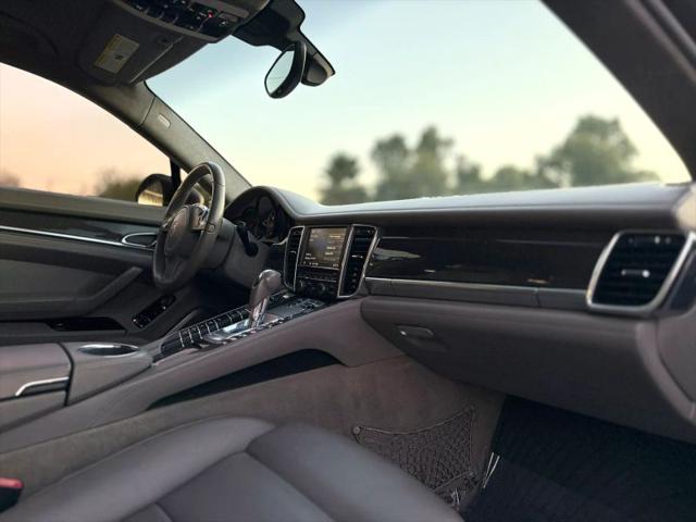 2011 Porsche Panamera Turbo