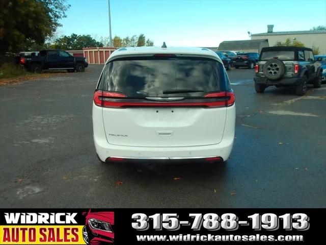 2024 Chrysler Pacifica Touring L