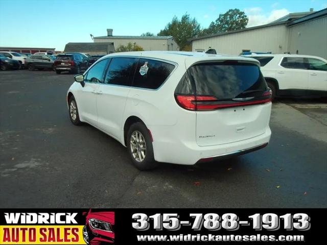 2024 Chrysler Pacifica Touring L