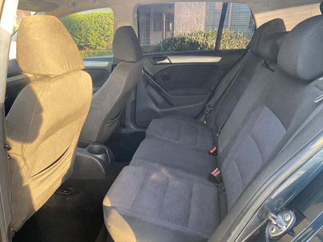 2012 Volkswagen Golf 2.5L 4-Door