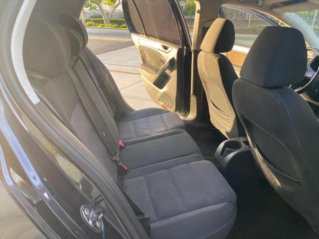 2012 Volkswagen Golf 2.5L 4-Door