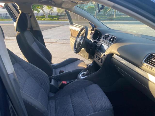 2012 Volkswagen Golf 2.5L 4-Door