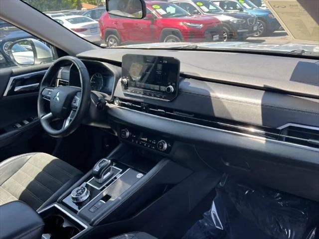2024 Mitsubishi Outlander SE Black Edition S-AWC