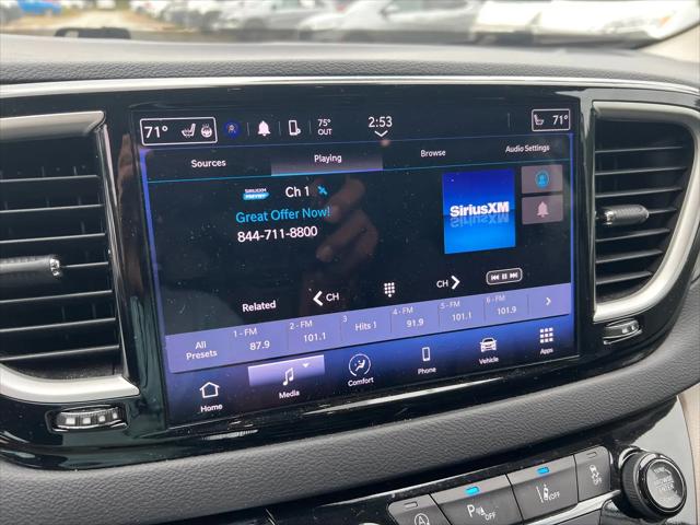2024 Chrysler Pacifica Touring L